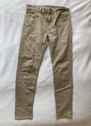Pantalon beige Levi’s, marca: Levi's, estado: Muy bueno, tamaño: S, 25,00 €, 26,95 € Protección al comprador incluida