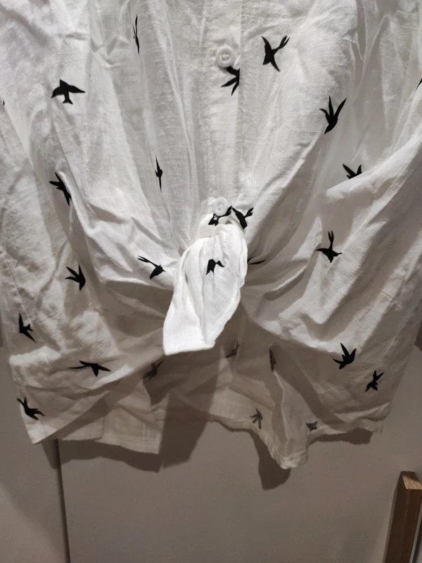 Chemise blanche hirondelles - M - très bon état - photo numéro 4