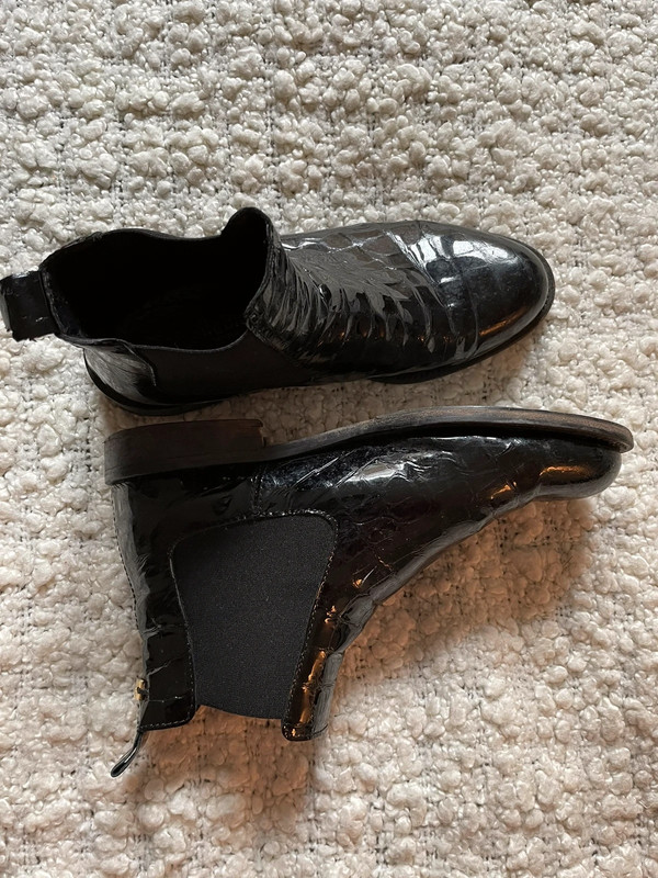 Croc patent chelsea boots shop