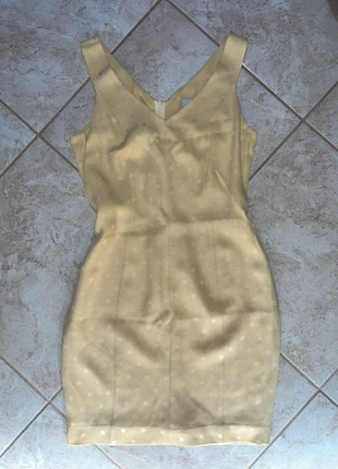 Vestito Giallo Sahza – Femminile ed Elegante, brand: Sahza, condizioni: Ottime, taglia: M / IT 42 / EU 38, €6.00, €7.00 include la Protezione acquisti