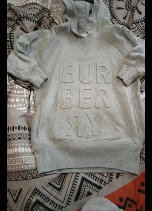 Pull robe, marque: Burberry, état: Très bon état, taille: 4 ans / 104 cm, 40,00 €, 42,70 € Protection acheteurs incluse