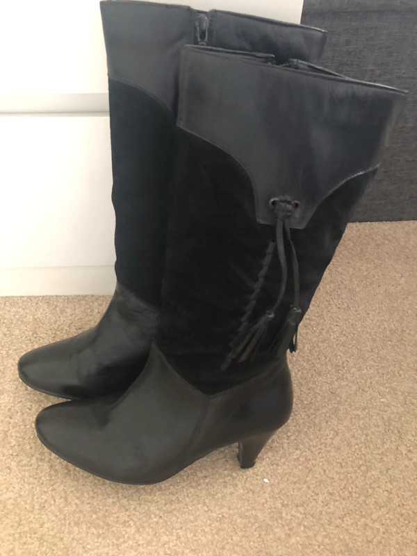 Just below the knee boots - Vinted