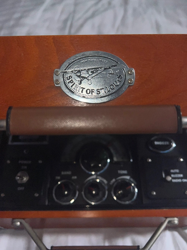 Vintage Radio w/ Cord 2