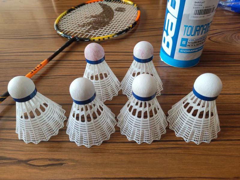 Raquette badminton neuf : Equipements