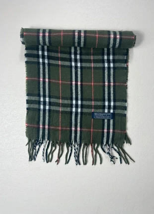 Écharpe Burberry Verte 100% Laine D’agneau, brand: Burberry, condizioni: Ottime, €37.90, €40.50 include la Protezione acquisti