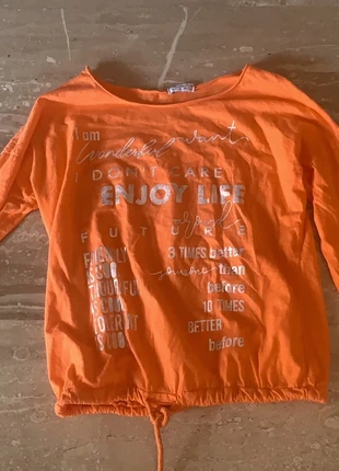 Hermosa camiseta casual con letras plateadas, merk: boutique local, staat: Heel goed, maat: Universele maat, € 16,50, € 18,03 inclusief Kopersbescherming