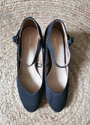 Chaussure à talon noir, marque: Monoprix, état: Neuf sans étiquette, taille: 39, 7,00 €, 8,05 € Protection acheteurs incluse