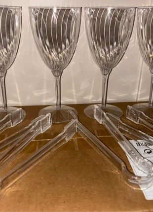 Party-ware bundle including 12 wine glasses reusable plastic, brand: Amazon, condition: New without tags, €15.00, €16.45 includes Buyer Protection