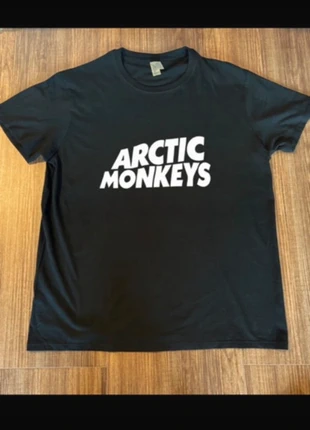 Camiseta Arctic Monkeys, brand: Vintage Dressing, condizioni: Nuovo con cartellino, taglia: XL, €14.00, €15.40 include la Protezione acquisti