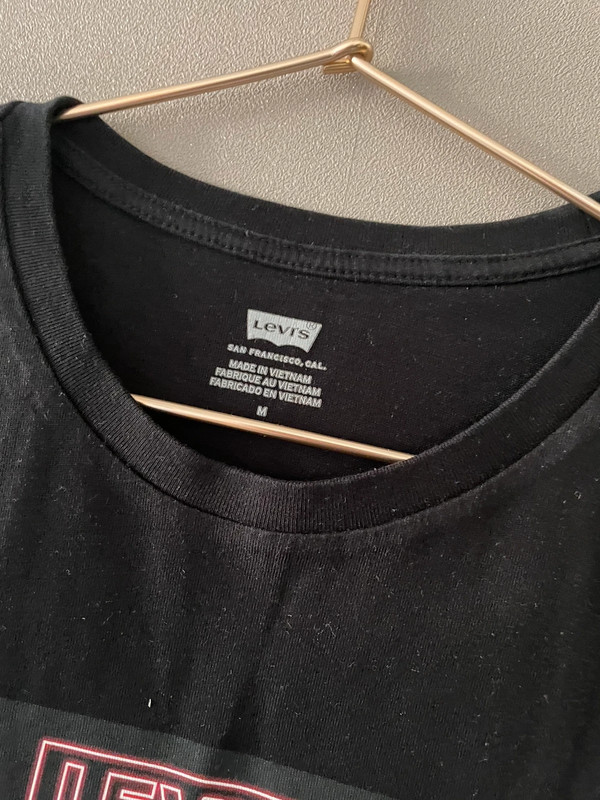 Levi’s - T- shirt - Medium 2