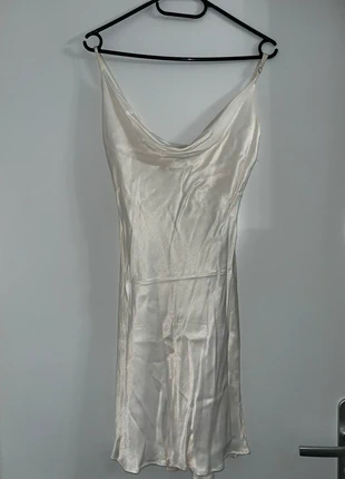 Robe soirée, marque: Bershka, état: Très bon état, taille: S / 36 / 8, 5,00 €, 5,95 € Protection acheteurs incluse