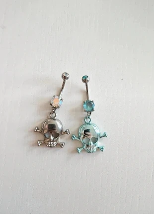 LOT de 2 piercings nombril pendant tête de mort pirate argenté vert double strass Neuf, marke: Boutique privée, zustand: Sehr gut, 6,50 €, 7,53 € inklusive Vinted-Käuferschutz