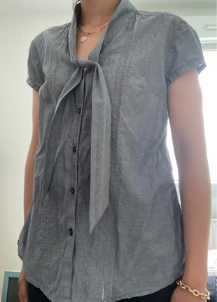 Chemisier bleu noeud, merk: Esprit, staat: Heel goed, maat: L / 40 / 12, € 5,00, € 5,95 inclusief Kopersbescherming