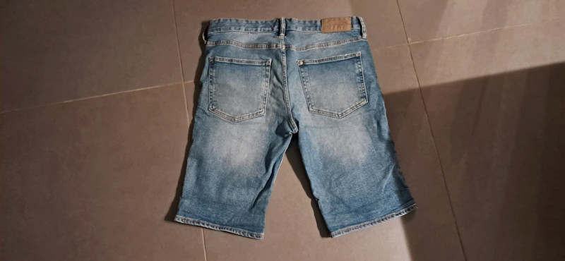 Short jean H&M homme W32 4