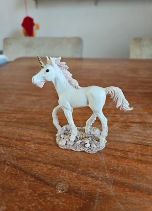 Fables Enigma Unicorn, merk: Fables, staat: Goed, maat: Prematuur, tot 44 cm, € 15,00, € 16,45 inclusief Kopersbescherming