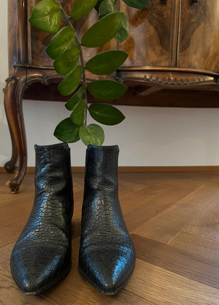 Black ankle boots croco effect, marque: Otto, état: Bon état, taille: 35, 10,00 €, 11,20 € Protection acheteurs incluse