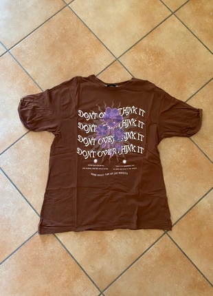 Maglia con Stampa, brand: Bershka, condizioni: Ottime, taglia: XS / IT 38 / EU 34, €4.00, €4.90 include la Protezione acquisti