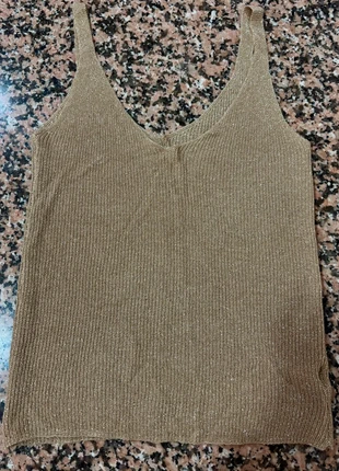 Top dourado de alças finas, marca: Local, estado: Novo sem etiquetas, tamanho: Tamanho único, €6.00, €7.00 inclui Proteção do Comprador