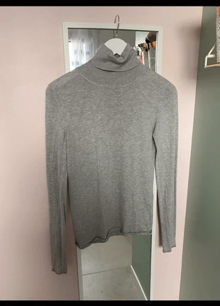 Pull col roulé gris stradivarius , marca: Stradivarius, estado: Bueno, tamaño: S / 36 / 8, 4,00 €, 4,90 € Protección al comprador incluida