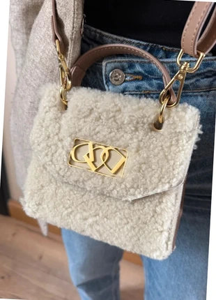 Sac bandoulière moumoute Hunter Etrier Mouton retourné, brand: Etrier, condizioni: Ottime, €55.00, €58.45 include la Protezione acquisti