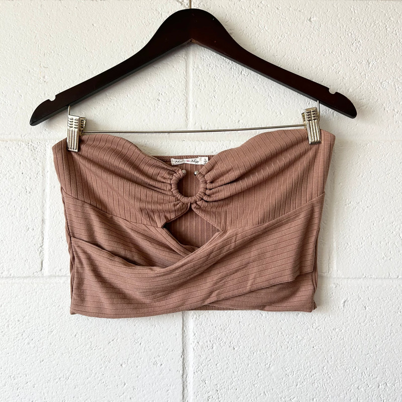 Heart & Hips Brown Ribbed Cutout Metal Ring Strapless Bandeau Crop Top Women’s Large 1