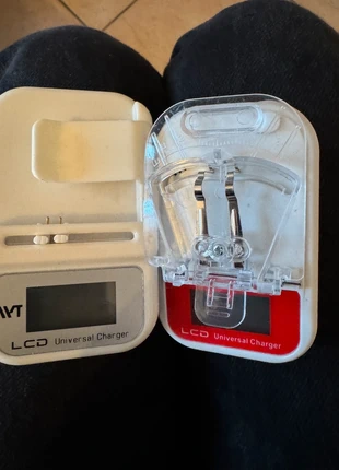 Caricabatterie Universali LCD WT – Set da 2 pezzi, marque: Set, état: Très bon état, 9,00 €, 10,15 € Protection acheteurs incluse