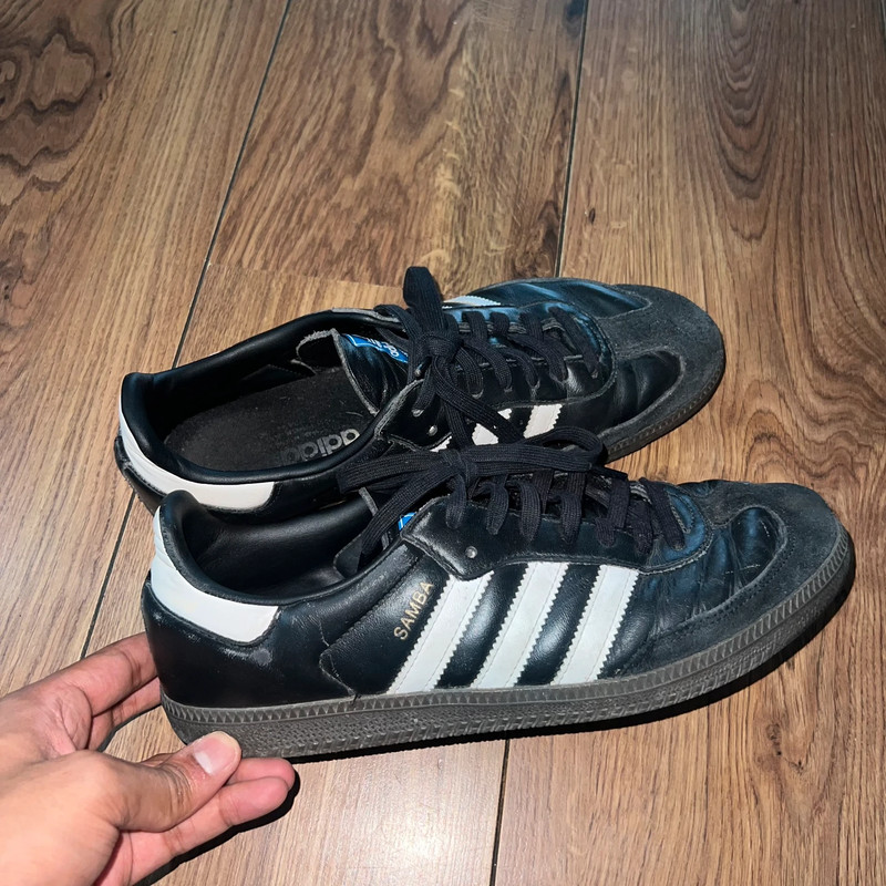 Mens Adidas Samba trainers size 8 UK
