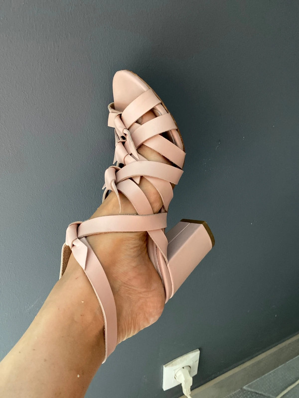 Sandales nudes Claudie pierlot Vinted