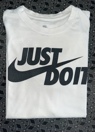 T-shirt Nike blanc, marque: Nike, état: Bon état, taille: S, 7,00 €, 8,05 € Protection acheteurs incluse