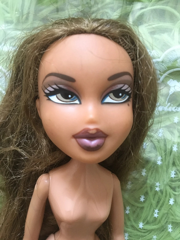 Brown bratz shop