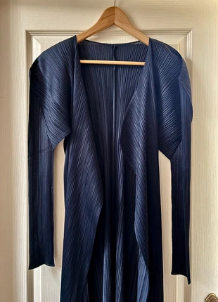 Gilet long, merk: Pleats Please Issey Miyake, staat: Heel goed, maat: L / 40 / 12, € 260,00, € 273,70 inclusief Kopersbescherming