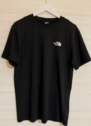 T-shirt The north face, marke: The North Face, zustand: Sehr gut, größe: M, 15,00 €, 16,45 € inklusive Vinted-Käuferschutz