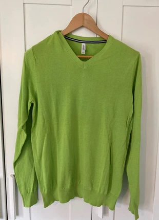 Pull vert col V, merk: Kariban, staat: Nieuw zonder prijskaartje, maat: M, € 5,00, € 5,95 inclusief Kopersbescherming