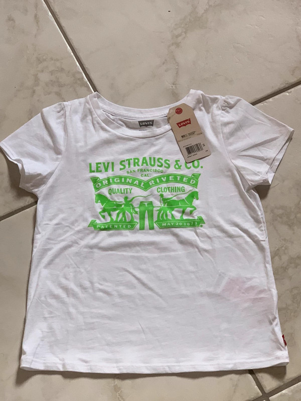 SALDI! T-shirt maglietta da ragazza maniche corte Levi's, colore bianco,  età 14 anni, Nuova! - Vinted