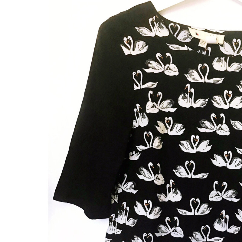 Yumi black&white Swan print blouse, Size S 4