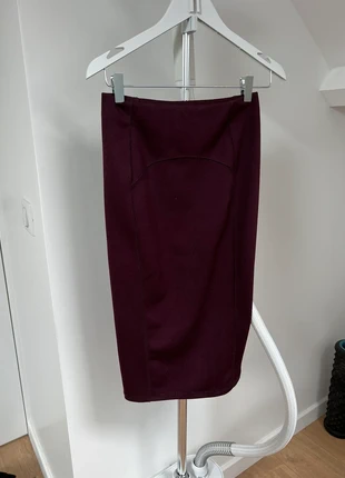 Jupe fourreau couleur lie de vin, merk: Zara, staat: Heel goed, maat: S / 36 / 8, € 4,00, € 4,90 inclusief Kopersbescherming