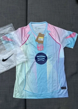 Maillot Barcelone saison 25/26 taille M, marca: Nike, estado: Novo com etiquetas, tamanho: M, €27.50, €29.58 inclui Proteção do Comprador