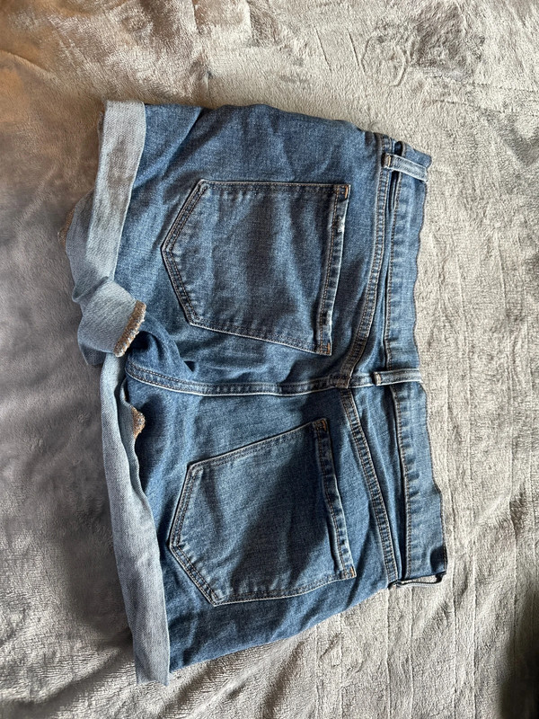 Old Navy Midrise Boyfriend Shorts 2