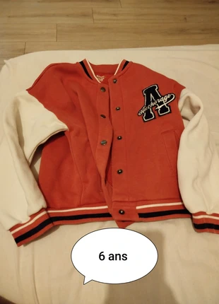 Veste fille, brand: Kiabi, condizioni: Ottime, taglia: 6 anni / 116 cm, €3.00, €3.85 include la Protezione acquisti