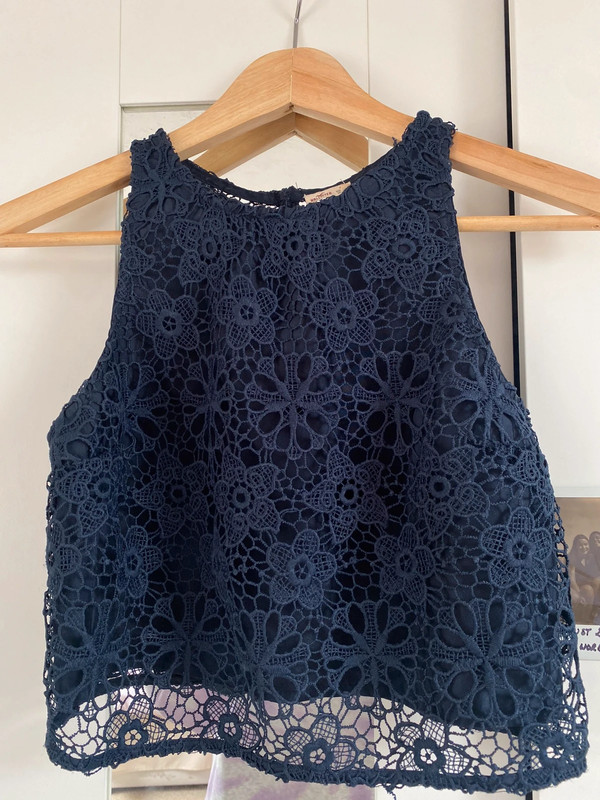Hollister lace top size small