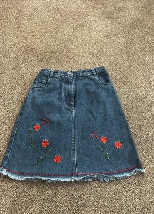 Girls Laura Ashley denim skirt, pretty embroidered summer denim skirt, age 8 years, brand: Laura Ashley, condition: Very good, size: 8 years / 128 cm, £3.00, £3.54 includes Buyer Protection