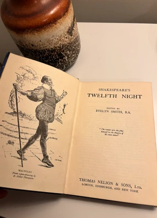1900s Twelfth Night No Fear Shakespeare Deluxe Student Edition By Sparknotes New, condition: Very good, £1.50, £2.28 includes Buyer Protection