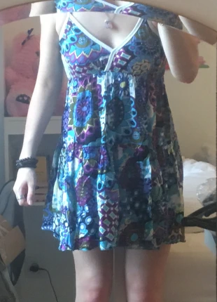 Robe bleue fleurs fleurie fleur Best Foru, marque: Bershka, état: Très bon état, taille: S / 36 / 8, 3,00 €, 3,85 € Protection acheteurs incluse