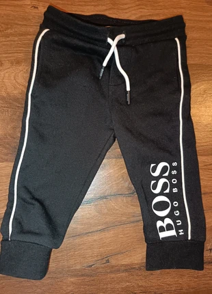 Pantalon Hugo boss, marque: Hugo Boss, état: Très bon état, taille: 12-18 mois / 80 cm, 20,00 €, 21,70 € Protection acheteurs incluse