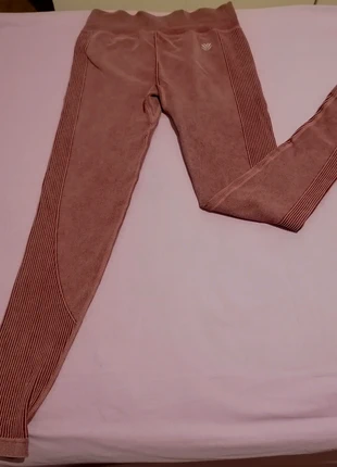 Pantaloni fitness, brand: Forever 21, condizioni: Nuovo senza cartellino, taglia: M / IT 42 / EU 38, €12.00, €13.30 include la Protezione acquisti