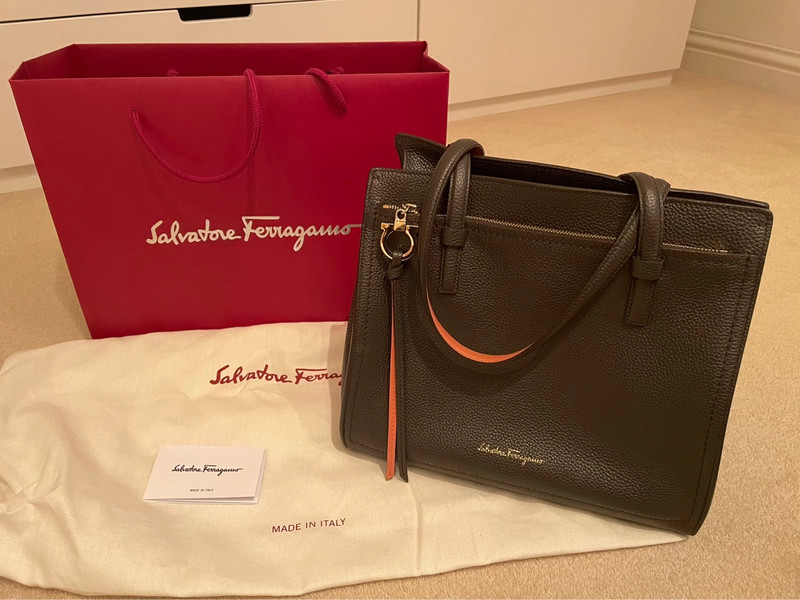 Ferragamo amy sale medium tote