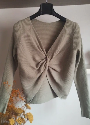 Jersey cropped verde anudado, marca: Local, estado: Muy bueno, tamaño: S / 36 / 8, 5,00 €, 5,95 € Protección al comprador incluida