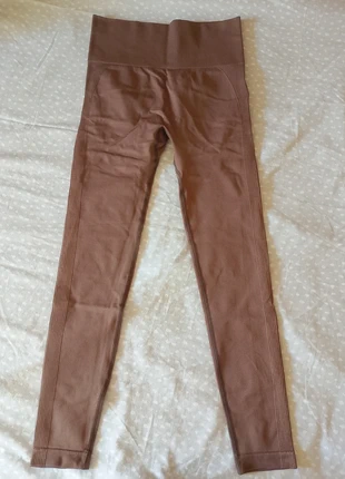 Leggings sportivi modellanti – Yoga/Pilates marroni, brand: Senza, condizioni: Nuovo senza cartellino, taglia: M / IT 42 / EU 38, €12.00, €13.30 include la Protezione acquisti