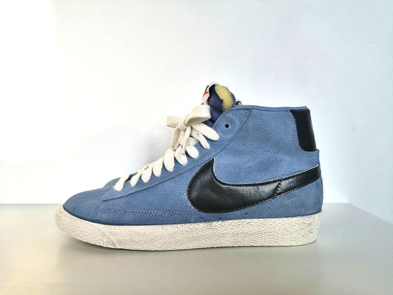 Suede high sale top nikes