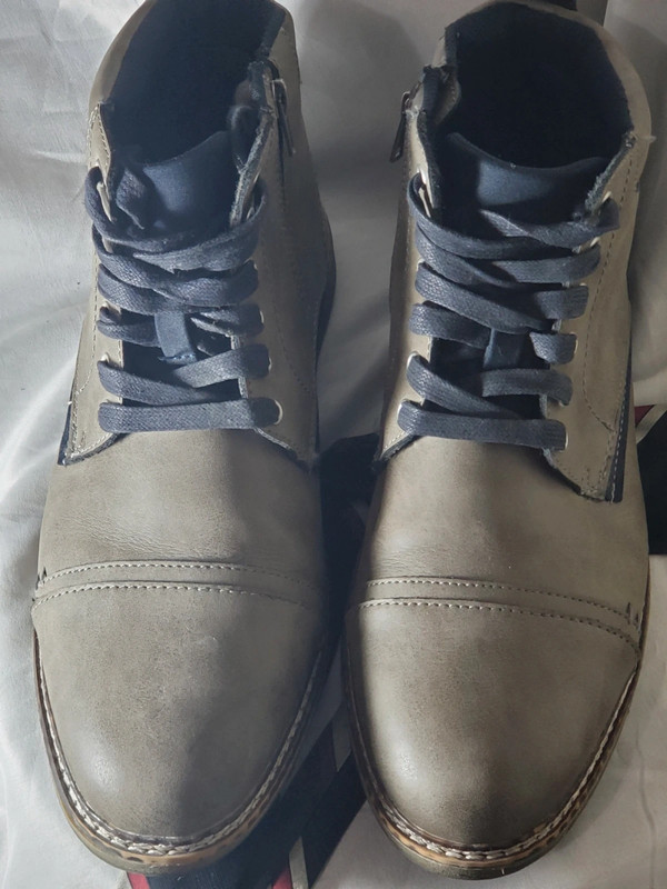 Grey mens Sonoma boots 2